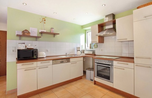 Usseln Apartamento | Apartamento 'Ferienwohnung Königshof 2' con jardín compartido y Wi-Fi