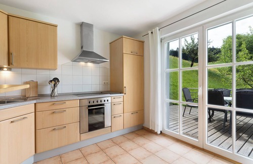 Schenkenzell Apartamento | Apartamento 'Ferienhaus 1 - Wohnung Tanne, 78qm' con vistas a la montaña, terraza privada y Wi-Fi