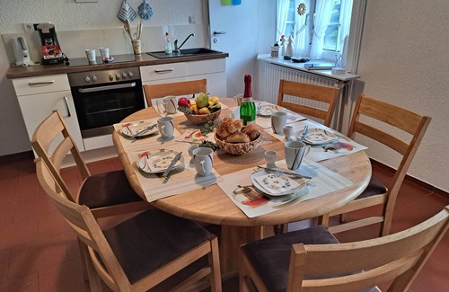 Winnert Casa | Apartment 'Ferienhaus Jakobsen' with Private Garden, Balcony and Wi-Fi