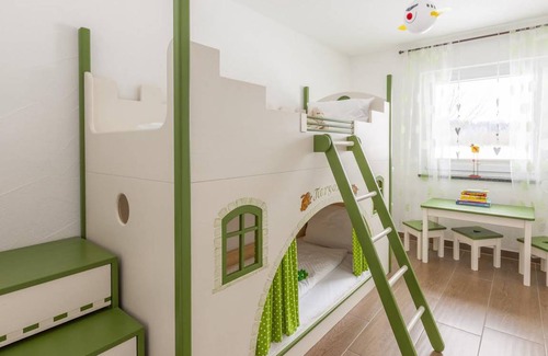Aulendorf Apartamento | Apartamento ∙ Ferienwohnung Villa Waldmärchen, 75qm, 2 Schlafzimmer, max. 2 Erwachsene und 4 Kinder