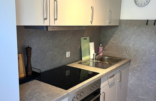 Schmallenberg Apartamento | Apartamento 'Ferienwohnung' con terraza compartida y Wi-Fi