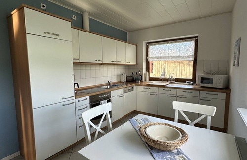 Hasselberg Apartamento | Apartamento 'Ferienwohnung Kastanienhof' con terraza privada, jardín privado y Wi-Fi
