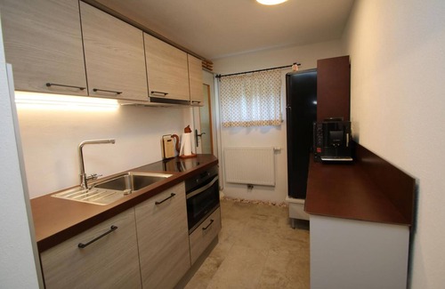 Judenburg Apartamento | Apartamento 'Ferienwohnung Zirbenzapfen' con terraza privada y jardín privado