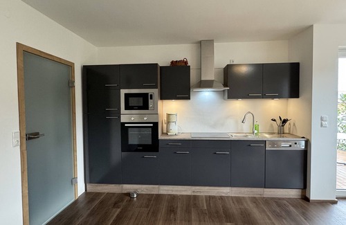 Adelsried Apartamento | Apartamento 'Ferienwohnung Adelsried 1' con terraza privada y Wi-Fi