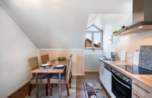 Forstern Apartamento | Apartamento 'Ferienwohnung Hobmaier' con vistas a la montaña, jardín compartido y Wi-Fi