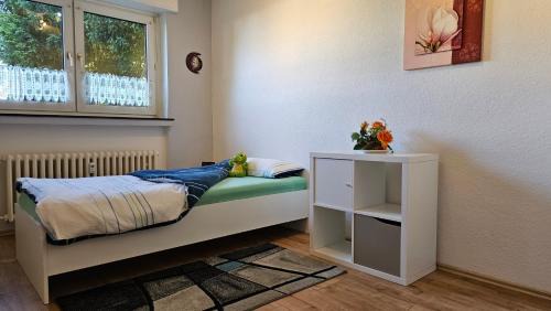 Wanheim-Angerhausen Apartamento | Apartment Ferienwohnung Mali Duisburg Süd voll möbliert Urig near Autobahn Ubahn