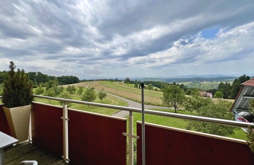 Freiamt Apartamento | Apartment 'Ferienwohnung Rosmarin' with Mountain View, Shared Pool and Wi-Fi