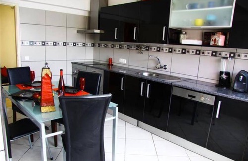 Carvoeiro Apartamento | Apartamento 'Fernandes' con vistas a la montaña, Wi-Fi y aire acondicionado