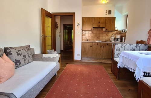 Rifiano Apartamento | Apartamento 'Fewo Innerhofer - Südbalkon' con vistas a la montaña, piscina compartida y Wi-Fi