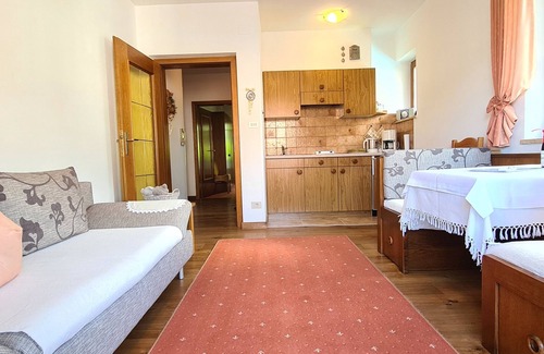 Rifiano Apartamento | Apartamento 'Fewo Innerhofer - Südbalkon' con vistas a la montaña, piscina compartida y Wi-Fi