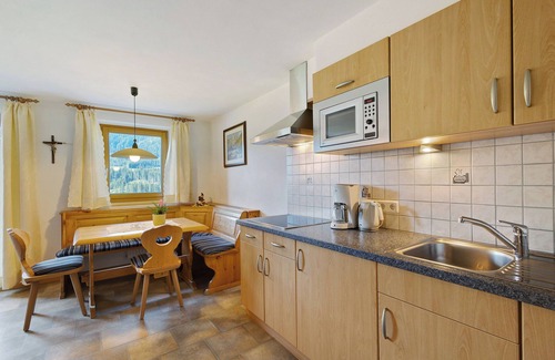 Racines Apartamento | Apartamento 'Fichte' con vistas a la montaña, jardín privado y Wi-Fi