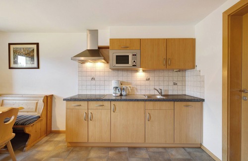 Racines Apartamento | Apartamento 'Fichte' con vistas a la montaña, jardín privado y Wi-Fi