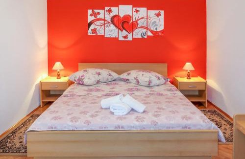 Vinisce Apartamento | Apartment Filip Jakov-1 by Interhome