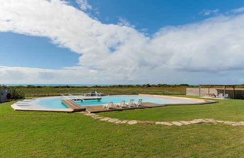 Cavaleiro Casa | Apartamento 'Flor Do Rosto I' con vistas al lago, piscina compartida y Wi-Fi