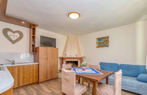 Pazin Apartamento | Apartment Flores in Bertosi