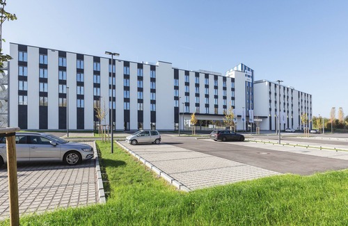 Neusaess Apartamento | Vrbo Property