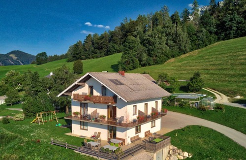 Steinbach am Attersee Apartamento | Apartamento para 4-5 personas - Bauernhof-Pension Fam. Stadler