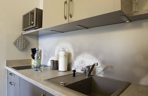 Eschborn Apartamento | Apartment for 4 pers. with 2 bedrooms and 2 bathrooms, kitchen and balcony in Eschborn