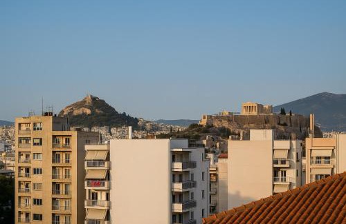 Moschato-Tavros Apartamento | Apartment for 4 with Acropolis view - Athens 5km Piraeus 5km Metro 5' walk