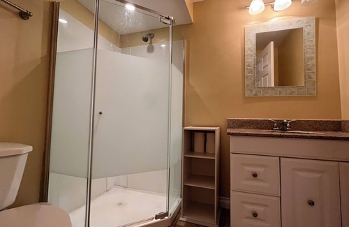 Port Weller West Apartamento | Apartment for Family Vacation or Short Term Rental in St Catharines, Niagara