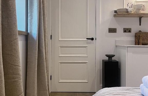 Edenfield Apartamento | Apartment for Two in New Luxury Wellness Retreat - Glimpse Apartment