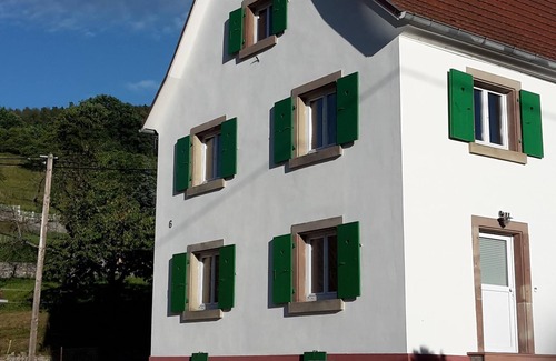 Breitenbach-Haut-Rhin Apartamento | Apartamento con jardín en Alsacia