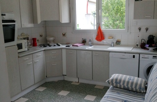 Saint-Georges-de-Didonne Villa | Apartment in a villa with garden, beaches 800m away