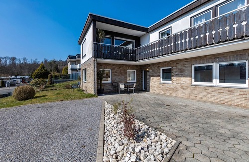 Langscheid Apartamento | Apartamento 'Frank' con vistas al lago, terraza privada y Wi-Fi