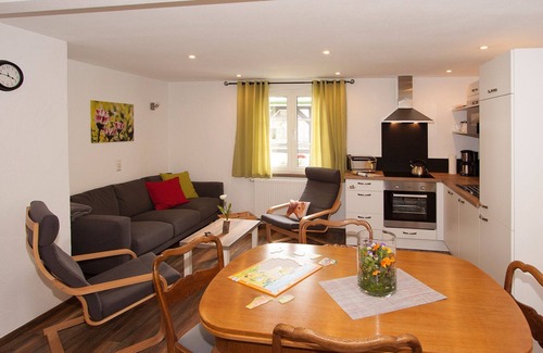Finnentrop Apartamento | Apartamento 'Gänseblume' con terraza privada, jardín compartido y Wi-Fi