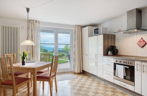Eschbach Apartamento | Apartamento 'Gartenblick' con vistas a la montaña, terraza privada y Wi-Fi