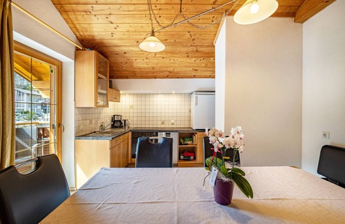 Brennero Apartamento | Apartamento 'Gartnerhof Sonnenblume' con vistas a la montaña, jardín compartido y Wi-Fi