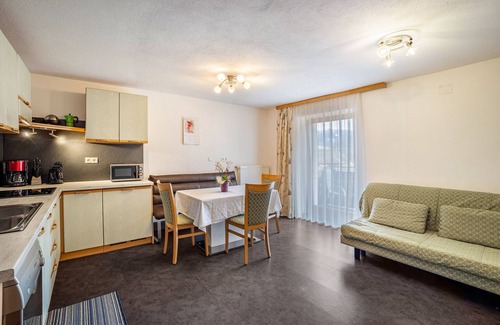 Brennero Apartamento | Apartamento 'Gartnerhof Glücksklee' con vistas a la montaña, jardín compartido y Wi-Fi