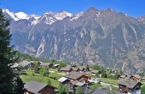 Graechen Apartamento | Apartment Gentiana - Utoring-42 by Interhome