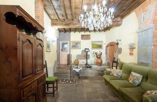 Loro Ciuffenna Apartamento | Apartment Giallo by Interhome
