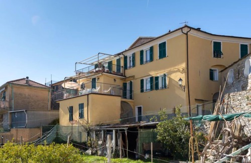 Vasia Apartamento | Apartamento Giallo by Interhome