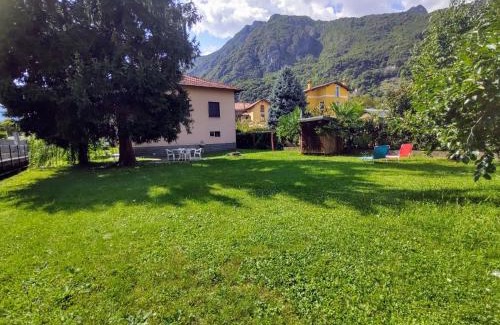 Porlezza Apartamento | Apartment Giardino by Interhome