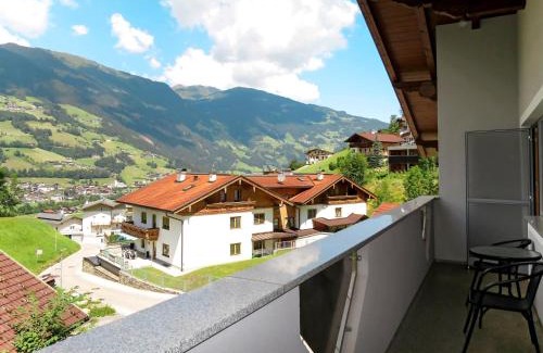 Ramsau im Zillertal Apartamento | Apartment Gitti by Interhome