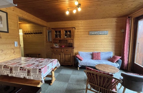 Morzine Apartamento | Apartment 'Grand Arnica' with Mountain View, Balcony and Wi-Fi