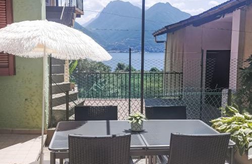 Santa Maria - Rezzonico Apartamento | Apartment Green House-1 by Interhome