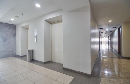 South Tangerang Hotel | Apartment Green Lake View Ciputat by Celebrity Room