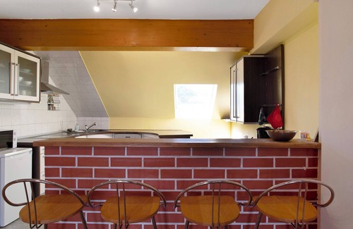 Neukloster Apartamento | Apartamento 'Gutshaus Am Teich' con terraza compartida, jardín compartido y Wi-Fi