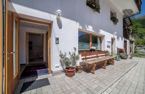 Curon Venosta Apartamento | Apartamento "Haus Fliri" en el valle de Etschtal con Wi-Fi, jardín y terraza