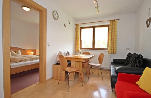 Ried im Oberinntal Apartamento | Apartment Handle-3 by Interhome