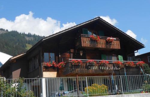 Adelboden Apartamento | Apartment Hari by Interhome