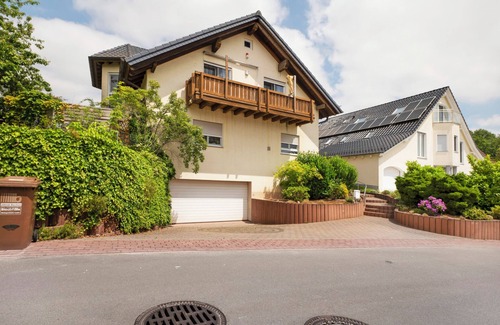 Weilerbach Apartamento | Apartamento 'Haus Emanuel' con balcón y Wi-Fi