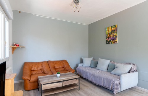 Quartier des Espesses Apartamento | Apartment 'Haut Maison Nîmes' with Shared Pool, Wi-Fi and Air Conditioning