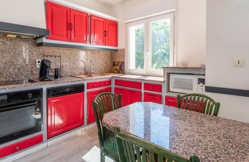 Quartier des Espesses Apartamento | Apartment 'Haut Maison Nîmes' with Shared Pool, Wi-Fi and Air Conditioning