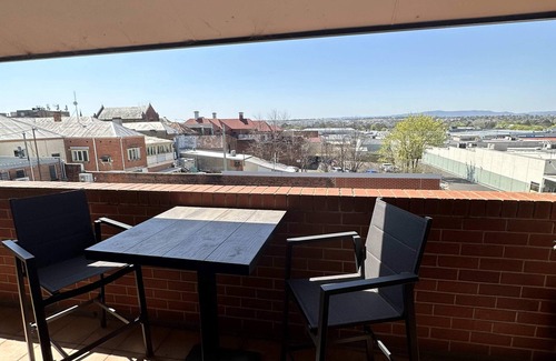 Bathurst Apartamento | Apartment - Heart of Bathurst, Walk Everywhere!