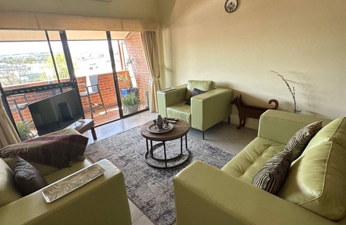 Bathurst Apartamento | Apartment - Heart of Bathurst, Walk Everywhere!