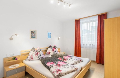 Thumersbach Apartamento | Apartment Heidi-2 by Interhome